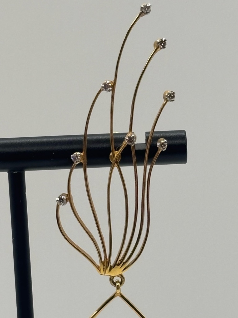 14 KT Yellow Gold Diamond Earrings - Picture 4 of 10
